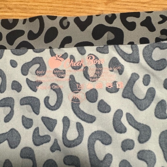 Cheek Boss Leopard Print High-Waisted Bikini Bottoms size 4XL - Picture 3 of 4